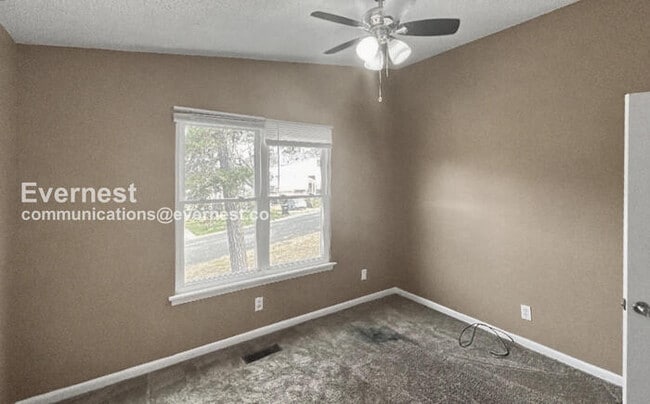 Building Photo - 1729 Molly Ln