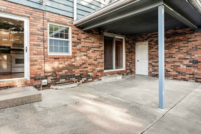 Building Photo - 7405 N Patton Ln