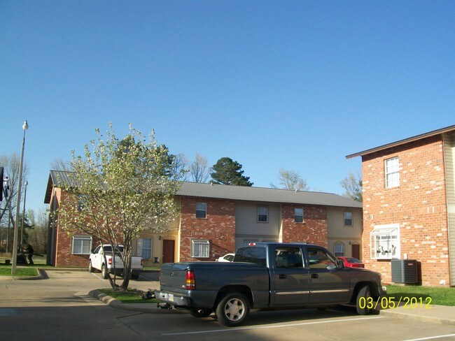 Outside Property - 106 Briarhill Rd