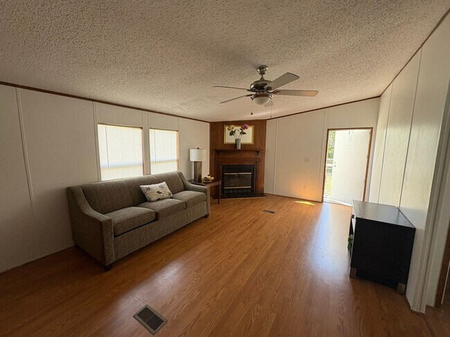 Building Photo - 16641 SW 57 St