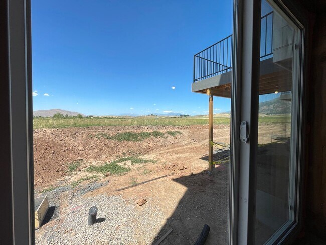 Building Photo - 3-Bedroom Townhome in Santaquin!