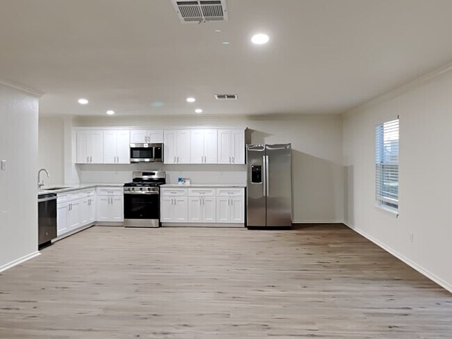 Building Photo - 19814 Rustic Lake Ln