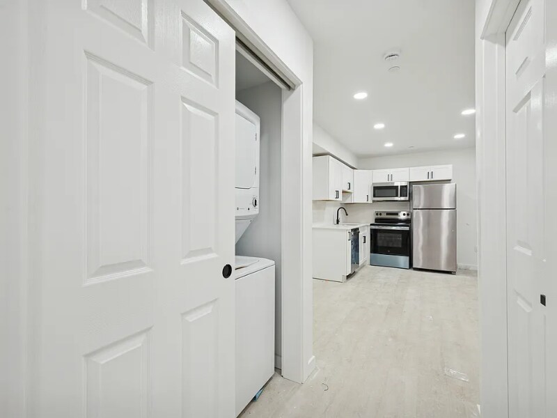 Building Photo - 52 N 52nd St