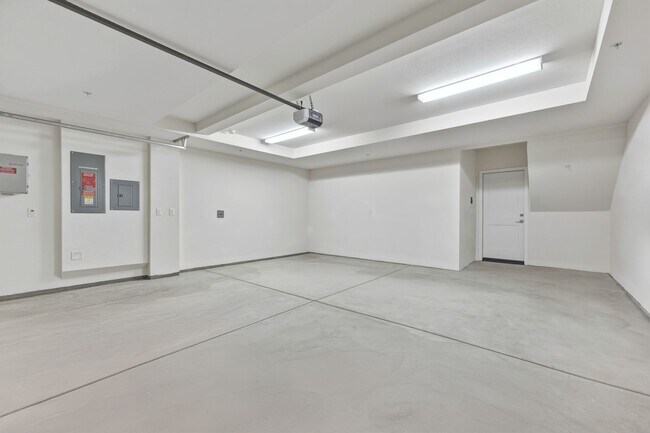 Building Photo - BRAND NEW 3 BEDROOM 2 BATH CONDO IN COVINA!