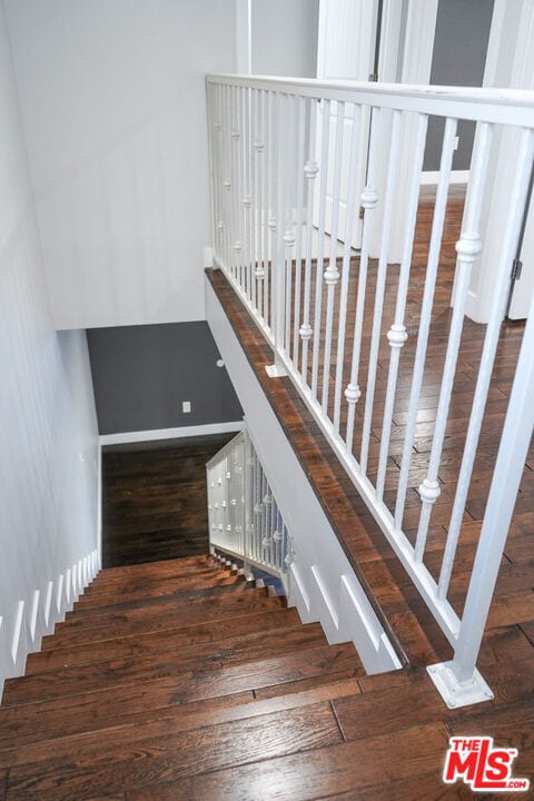 Building Photo - 2114 1/2 Ridgeley Dr