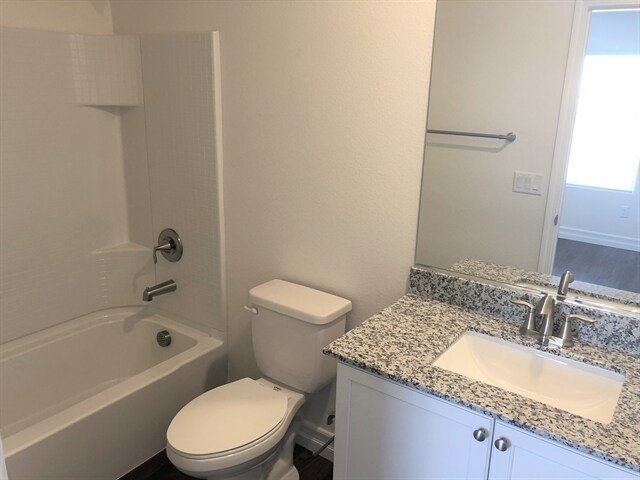 Building Photo - 5872 Petronius St