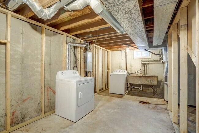 Building Photo - 1924 3rd Ave