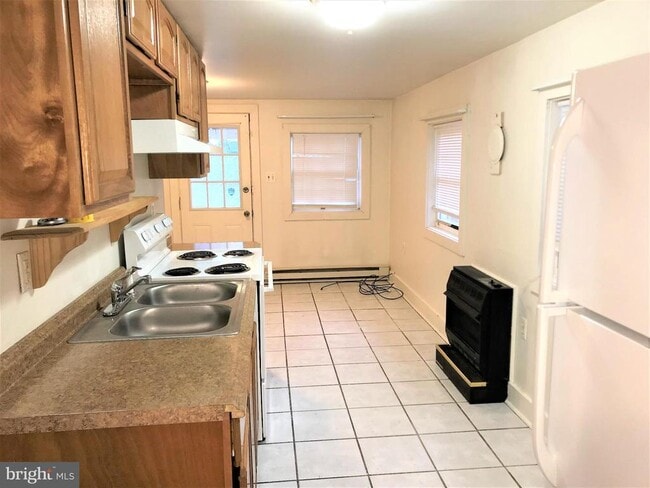 Building Photo - 139 Wilson St