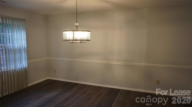 Building Photo - 10000 Ridgemore Dr