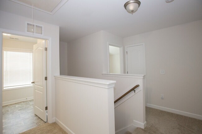 Building Photo - 1170 Camellia Dr