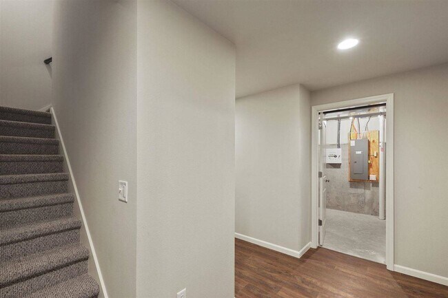 Building Photo - 5834 Lien Rd