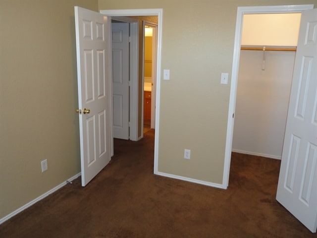 Building Photo - 432 Round Rock Rd