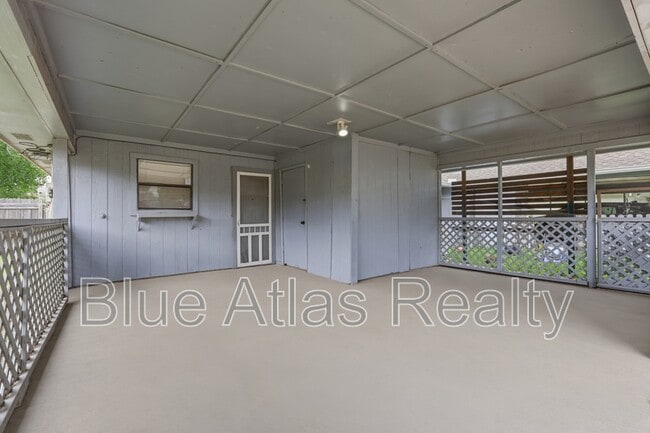 Building Photo - 711 Penn Pl