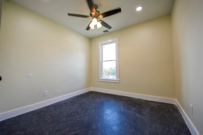 Building Photo - 92 High St