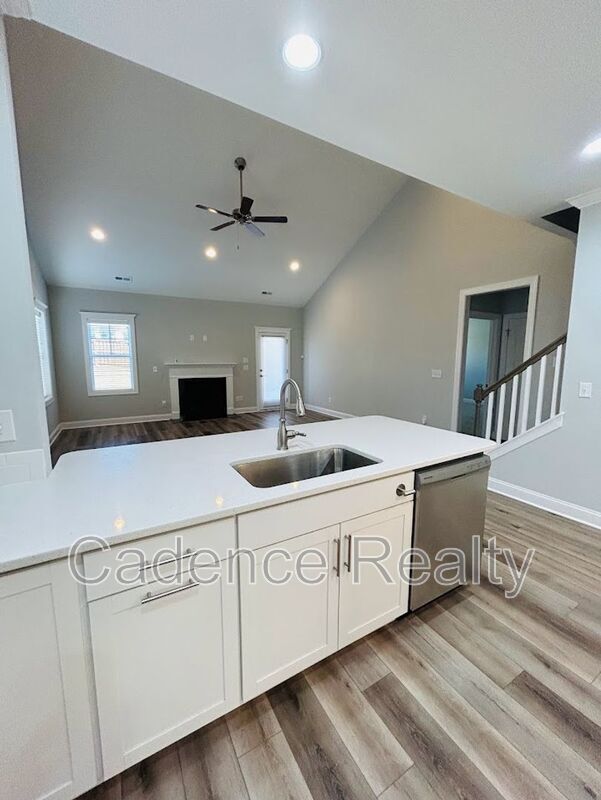 Building Photo - 3755 Spicetree Dr