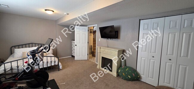Building Photo - 5605 Bluff Pl