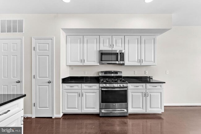 Building Photo - 25222 Briargate Terrace