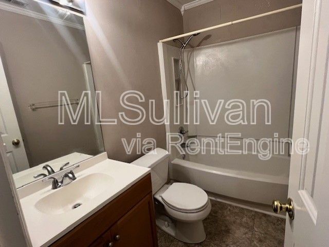 Building Photo - 105 Weathersfield Dr