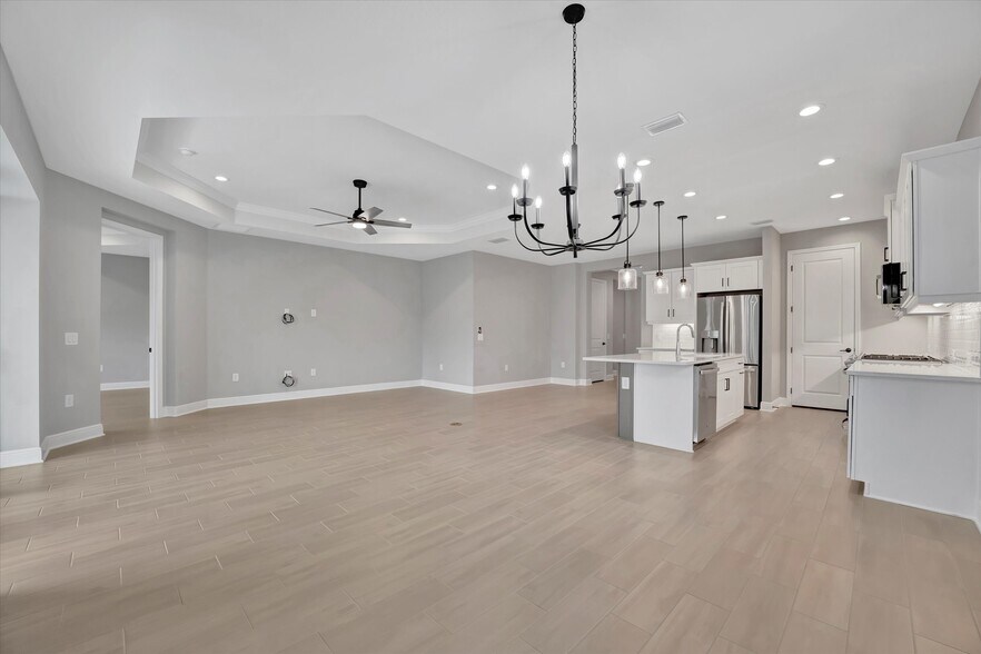 Building Photo - 10182 Crystal Isle Cir