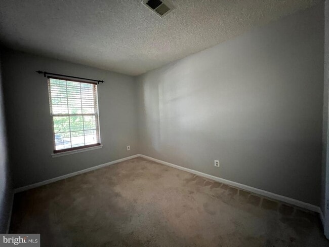 Building Photo - 12100 Greenway Ct