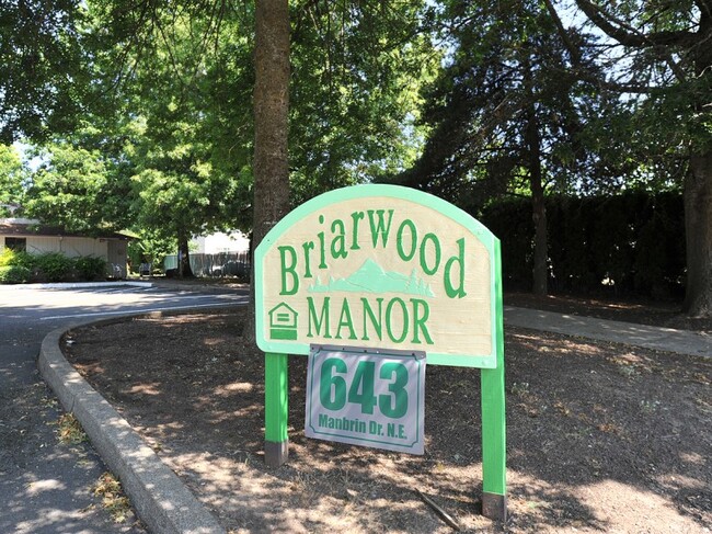 Building Photo - Briarwood Manor