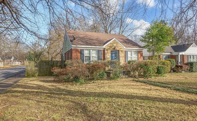 Building Photo - 3 bed, 1 bath near the University of Memphis