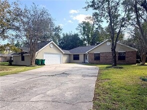 Building Photo - 101 Herwig Bluff Rd