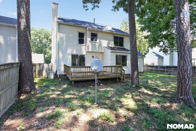 Building Photo - Spacious 4BR Condo in Newport News