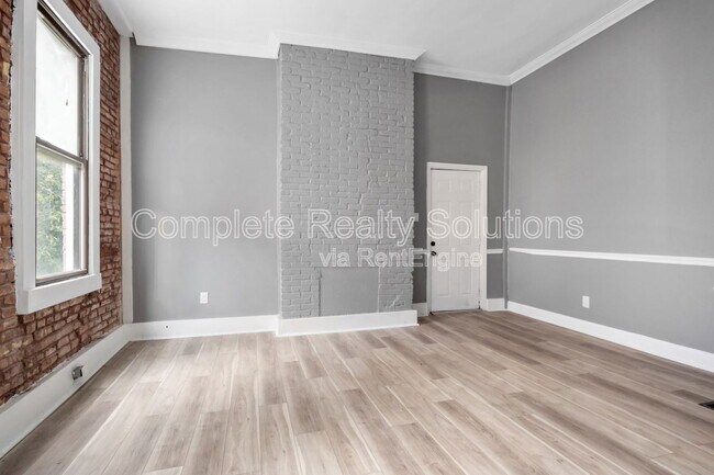 Building Photo - 3158 Oregon Ave