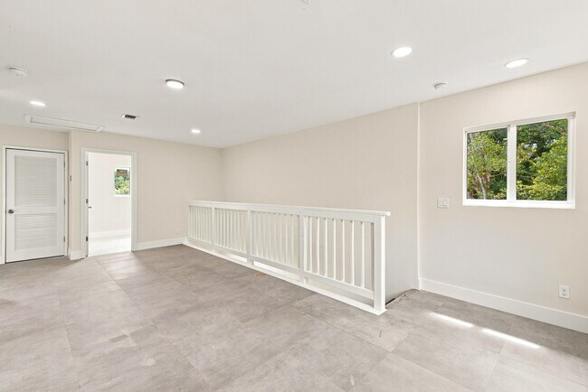Building Photo - 4701 Evergreen Ave