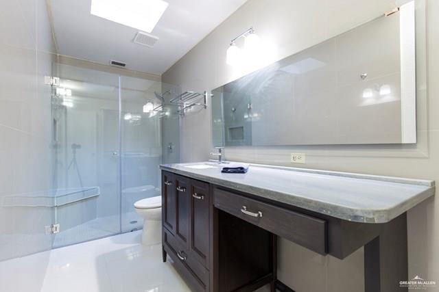 Building Photo - 18 Umbrellabird Ave