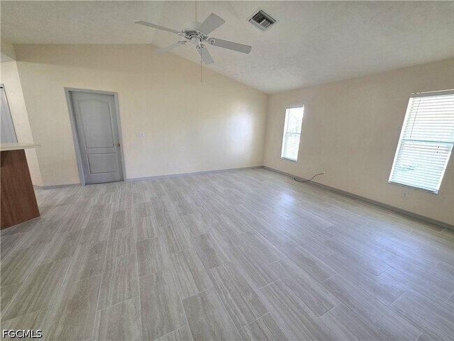 Building Photo - 4614 SW 9th Pl