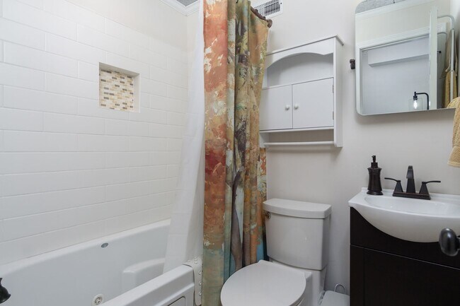 Building Photo - Montreat Rental-Lower Level Apartment! **Utilites included!