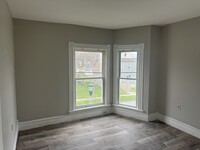 Building Photo - 334 Clay St