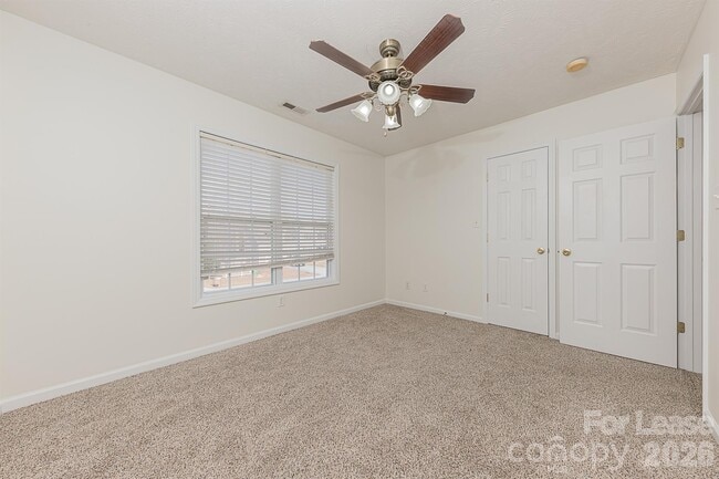 Building Photo - 110 Mendover Dr