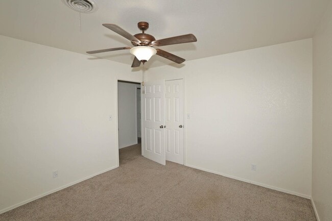 Building Photo - Beautiful 4 bedroom rental in Puckett West!