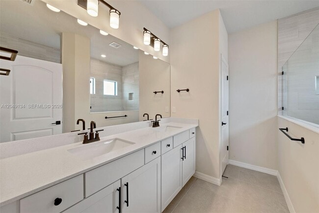 Building Photo - 4470 Waterside Dr
