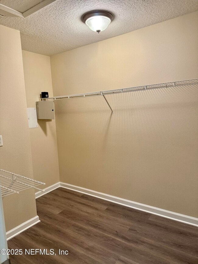 Building Photo - 4891 Castlegate Ct