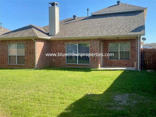 Building Photo - 1829 Carver Dr