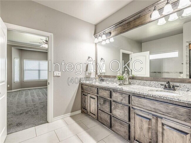 Building Photo - 16012 Redstem Wy