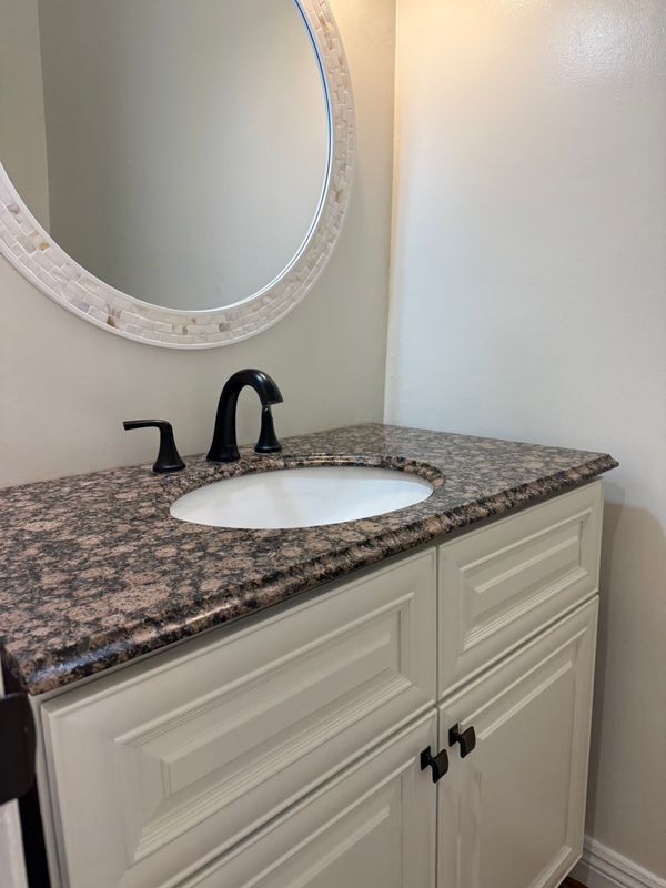 Building Photo - 8710 Delgany Ave