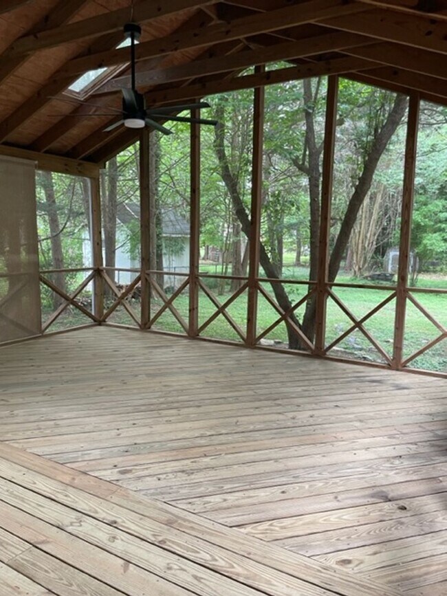 Building Photo - 7705 Surreywood Pl
