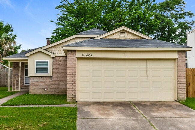 Building Photo - 13207 Pebblewalk Cir S