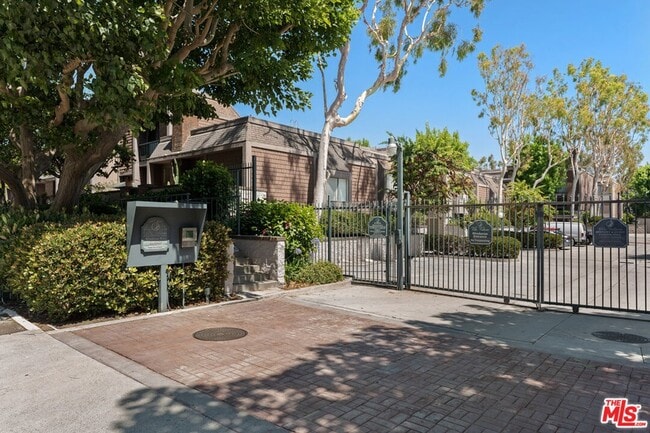 Building Photo - 13044 Mindanao Wy