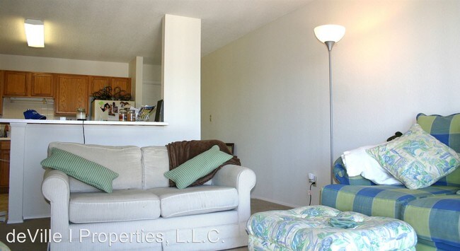 Building Photo - 827 Southwest Blvd