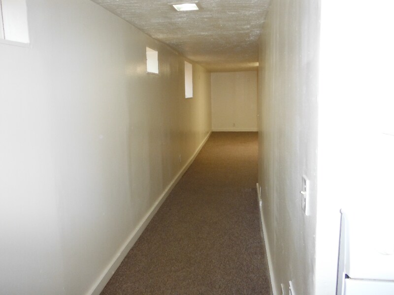 Building Photo - 1005 Broad Ave NW