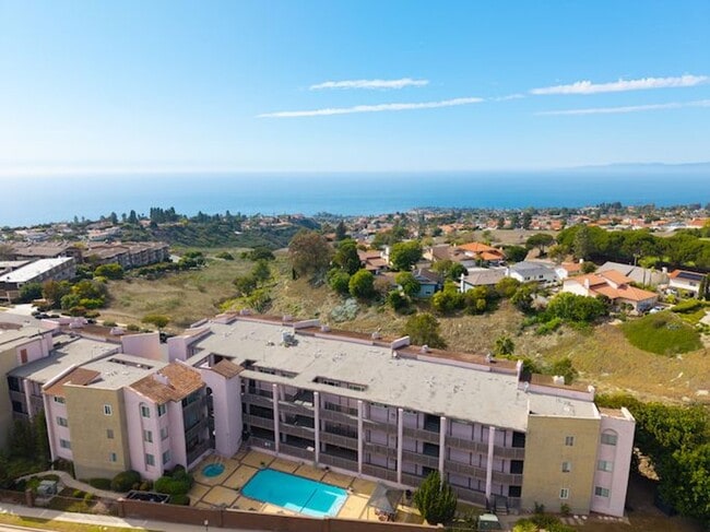 Building Photo - 29600 Island View Dr