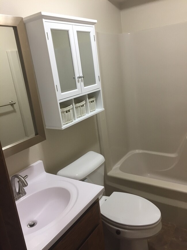 Building Photo - SIDE BY SIDE TWINHOME