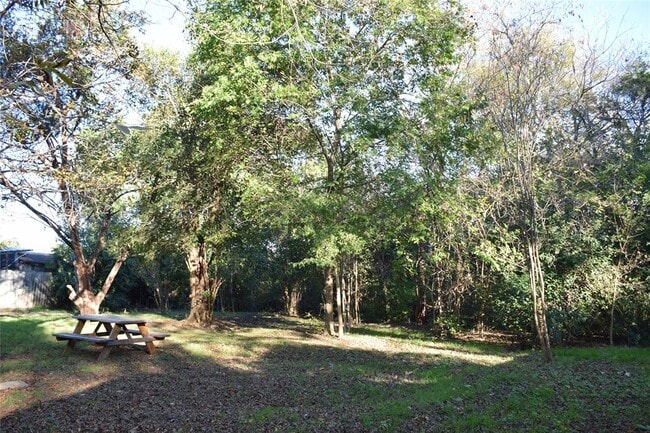 Building Photo - 7703 Elderberry Dr