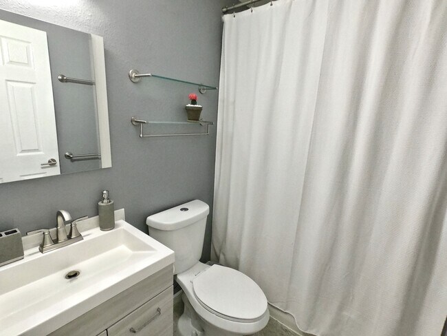Building Photo - 4603 Guemes View